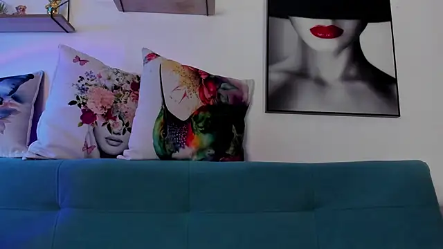 Manuela monroe online show from October 11, 2025, 9:27 pm