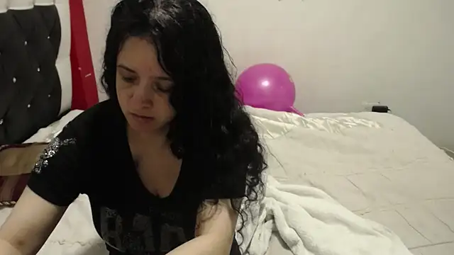 Katty Bones online show from October 23, 2025, 4:22 am