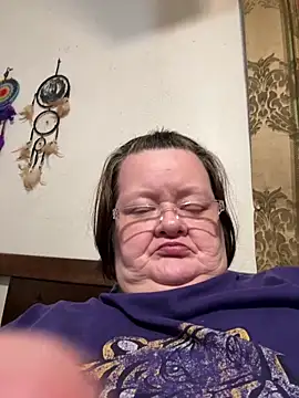 Snapshot of Bayou_Woman68 chatting on May 11, 2026, 4:59 pm Bayou Woman68 online show from May 11, 2026, 4:59 pm