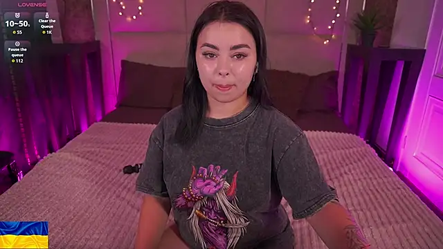 SusieWood online show from June 22, 2026, 8:06 pm