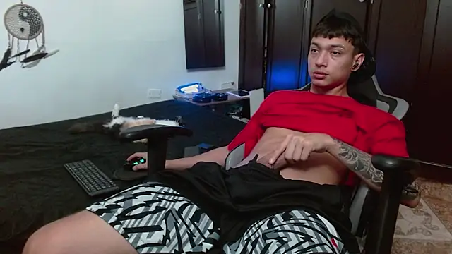 aaron blug online show from October 19, 2025, 9:28 pm