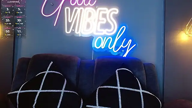 LOLIITA  LOVE online show from October 3, 2025, 6:20 pm