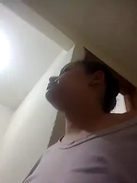  Miaaleon online show from December 18, 2025, 10:30 am