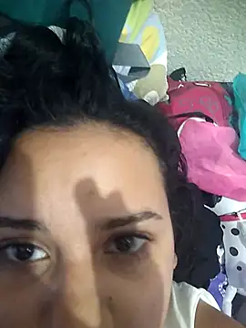  Miaaleon online show from November 17, 2025, 10:52 am