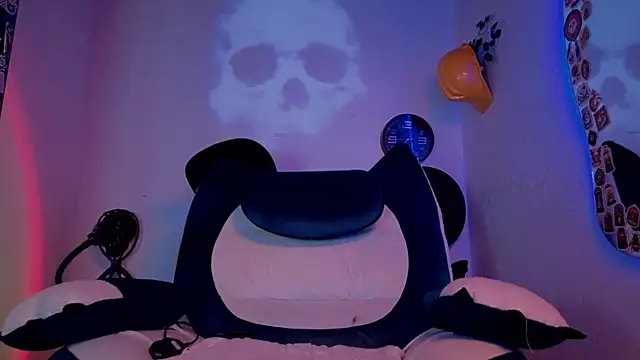 Ash gusbig online show from September 15, 2025, 3:51 am