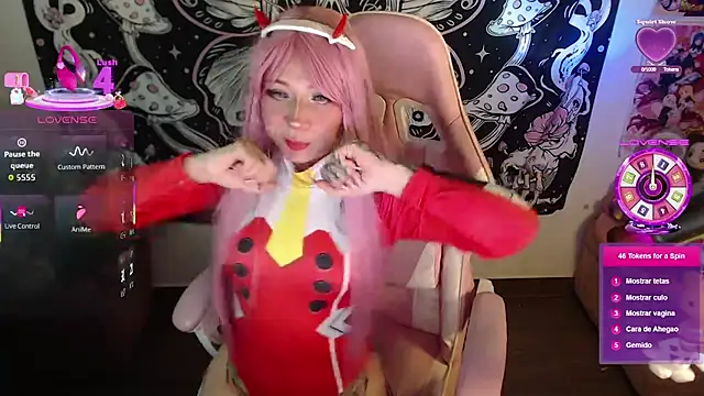 Snapshot of GamerCarrie chatting on October 31, 2025, 8:11 am GamerCarrie online show from October 31, 2025, 8:11 am