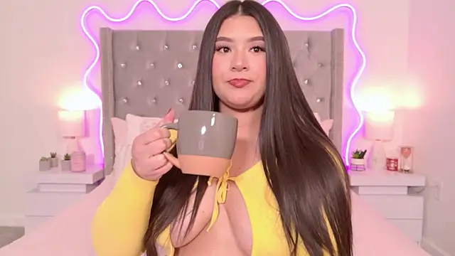 JuliaSUMMERS2022 online show from May 14, 2026, 12:29 am