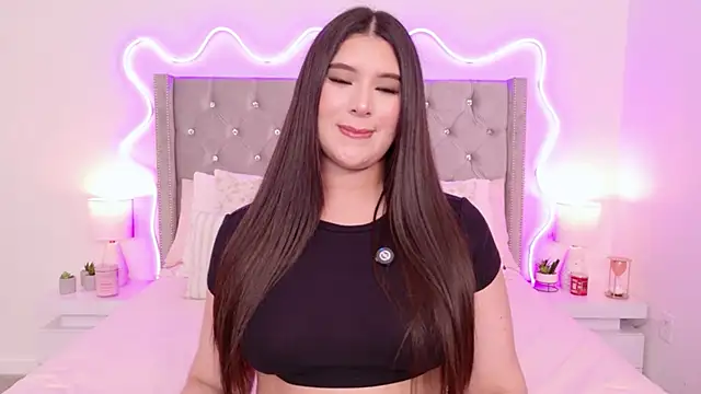 JuliaSUMMERS2022 online show from July 22, 2026, 12:45 am