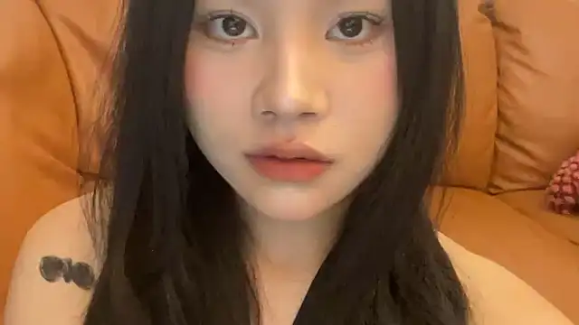 Hot Mm online show from December 4, 2024, 11:13 am