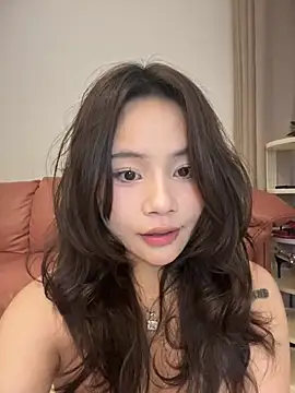 Hot Mm online show from February 26, 2025, 9:22 am