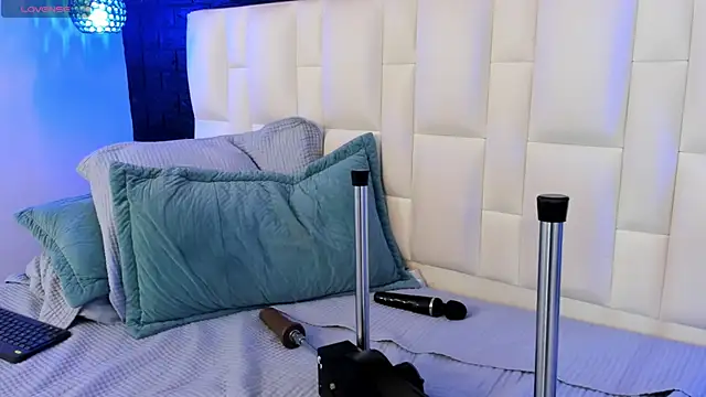 Abbyadams online show from June 5, 2026, 3:33 am