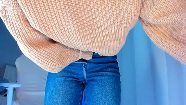 JennyWoody online show from September 26, 2025, 4:36 pm