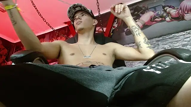 FrannBoy online show from February 5, 2025, 7:53 pm