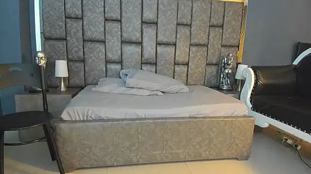 Matureyulyet online show from October 12, 2025, 9:10 am