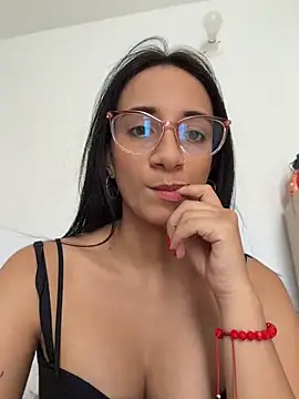 UrNewFantasy online show from July 2, 2026, 4:24 pm