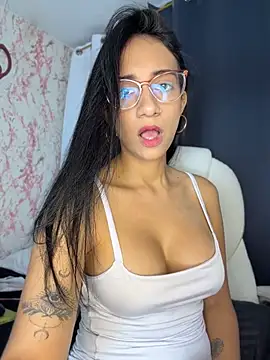 UrNewFantasy online show from July 13, 2026, 3:11 pm