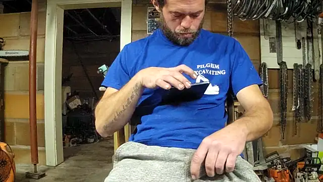 Bigoleslong98765 online show from November 17, 2025, 4:16 am