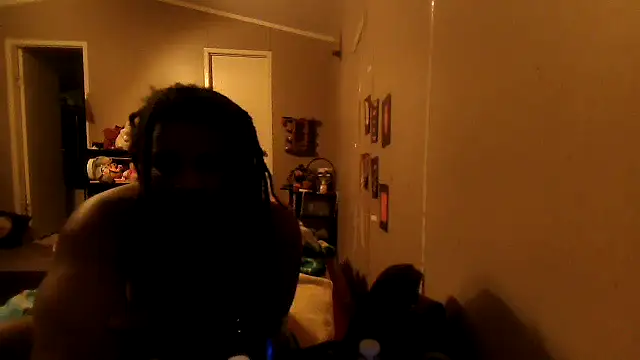 EbonyFetishQueen online show from March 11, 2026, 4:17 am