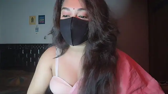 Most-Beautiful-Queen online show from December 3, 2025, 7:35 pm