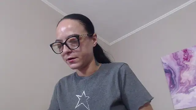 IzabelllNoir online show from June 30, 2026, 6:02 am