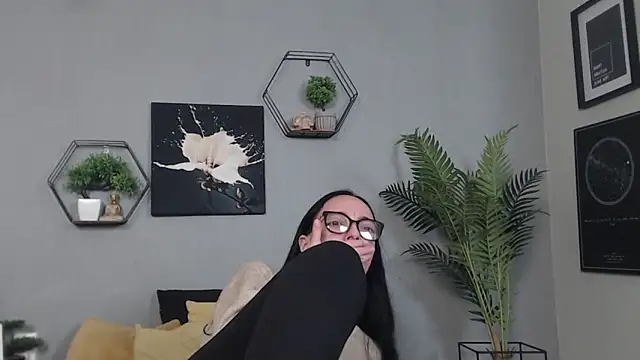 IzabelllNoir online show from February 20, 2026, 9:33 am