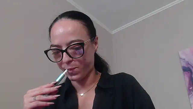 IzabelllNoir online show from July 18, 2026, 8:56 am