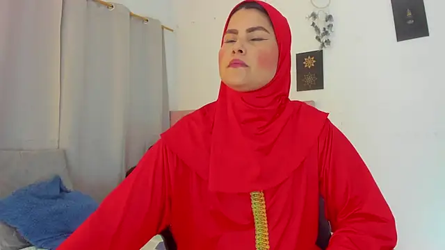 Snapshot of AishaAmin_ chatting on June 17, 2026, 12:15 pm AishaAmin online show from June 17, 2026, 12:15 pm
