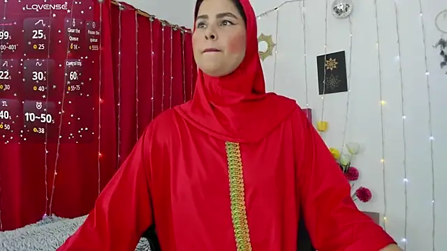 AishaAmin  online show from October 1, 2025, 12:20 pm