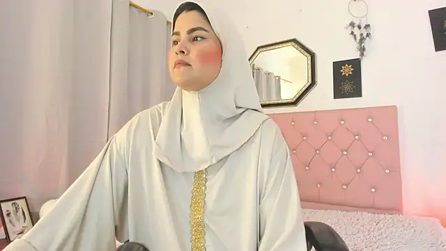 Snapshot of AishaAmin_ chatting on August 1, 2026, 12:25 pm AishaAmin online show from August 1, 2026, 12:25 pm