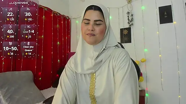 Snapshot of AishaAmin_ chatting on May 11, 2026, 12:17 pm AishaAmin online show from May 11, 2026, 12:17 pm