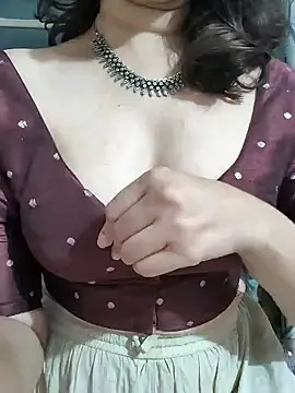 Brown Maxi online show from December 13, 2024, 1:44 pm