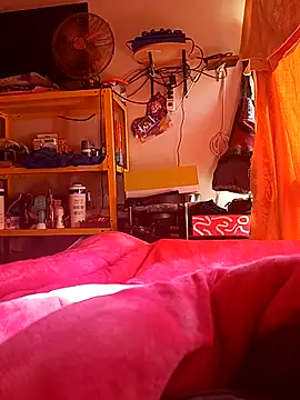 Snapshot of Entretener chatting on February 15, 2026, 1:54 pm Entretener online show from February 15, 2026, 1:54 pm