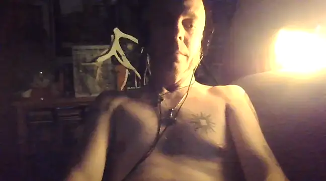 Snapshot of SHARPSkinhead chatting on February 2, 2025, 11:21 pm SHARPSkinhead online show from February 2, 2025, 11:21 pm