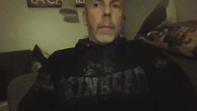 Snapshot of SHARPSkinhead chatting on December 4, 2024, 10:13 pm SHARPSkinhead online show from December 4, 2024, 10:13 pm