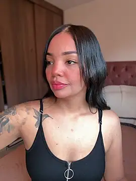 Sara LipsX online show from June 25, 2026, 10:37 pm