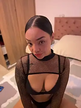Sara LipsX online show from June 14, 2026, 2:24 am