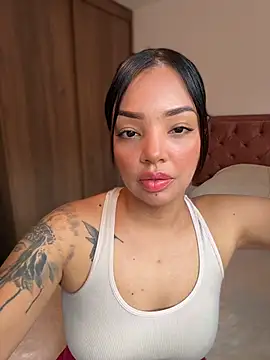 Sara LipsX online show from July 2, 2026, 10:05 pm