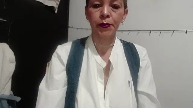 electra-mommy online show from June 16, 2026, 7:52 am
