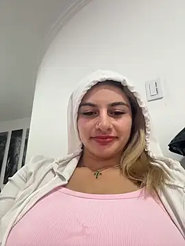 AtheneaRossi online show from March 18, 2026, 10:10 pm