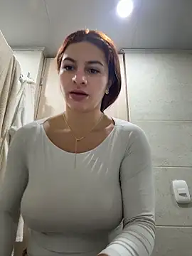 AtheneaRossi online show from June 9, 2026, 9:54 am