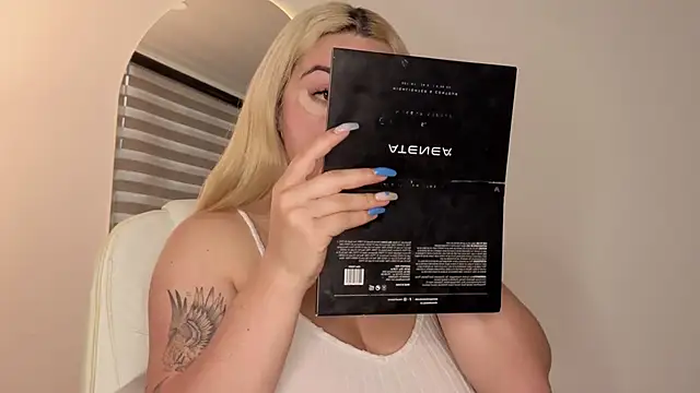 AtheneaRossi online show from October 24, 2025, 11:53 am