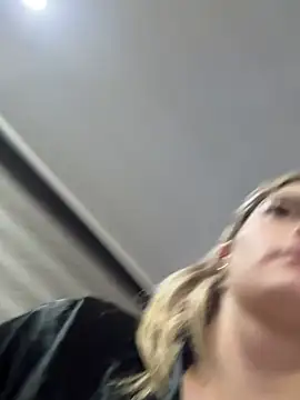 AtheneaRossi online show from February 15, 2026, 2:23 am