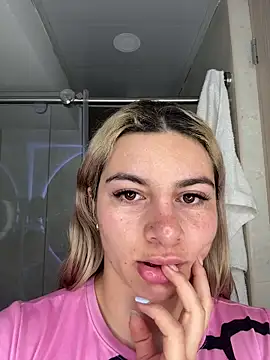 AtheneaRossi online show from February 23, 2026, 11:00 am