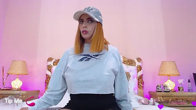 AdelinaVans online show from October 4, 2025, 11:01 am