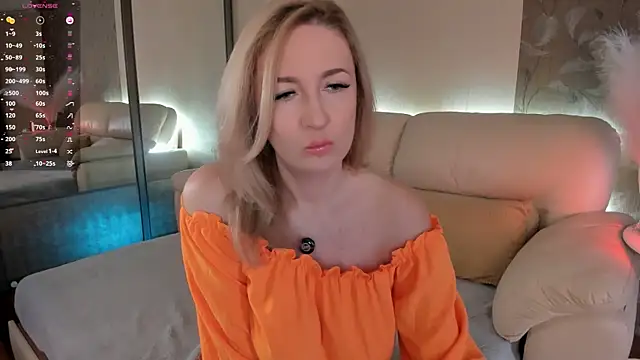 Snapshot of LaVitaBelle chatting on May 15, 2026, 3:04 am LaVitaBelle online show from May 15, 2026, 3:04 am