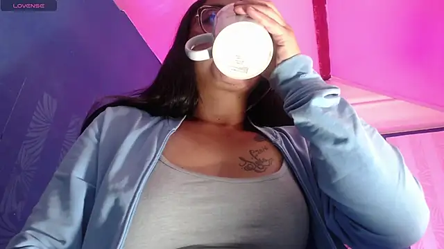 vitoria23  online show from May 13, 2026, 2:13 pm