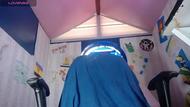 Snapshot of vitoria23_ chatting on December 22, 2025, 2:17 pm vitoria23 online show from December 22, 2025, 2:17 pm