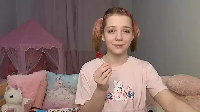 Snapshot of PrincessLittleKiki chatting on February 14, 2026, 5:35 pm PrincessLittleKiki online show from February 14, 2026, 5:35 pm