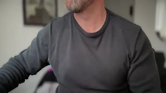 Mr Beef online show from November 3, 2025, 3:04 pm