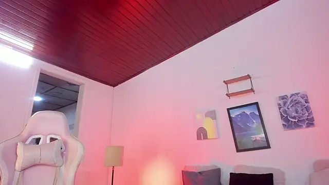 Aliciia cute1 online show from September 14, 2025, 9:20 am